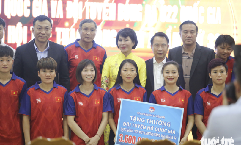 Đội tuyển nữ Việt Nam nhận hơn 5 tỉ đồng tiền thưởng SEA Games