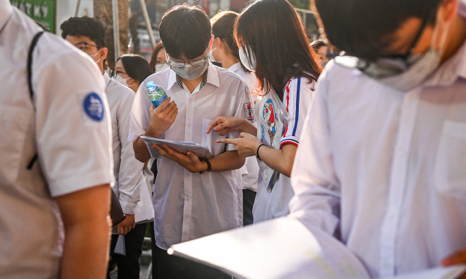 Vietnam's race begins in middle school