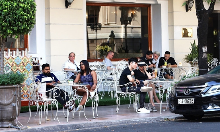 Việt Nam may hit 10 million foreign tourists this year: authority