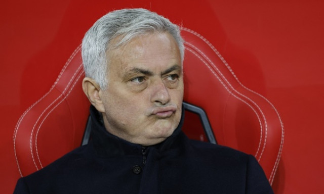 Mourinho sẵn sàng dẫn dắt PSG
