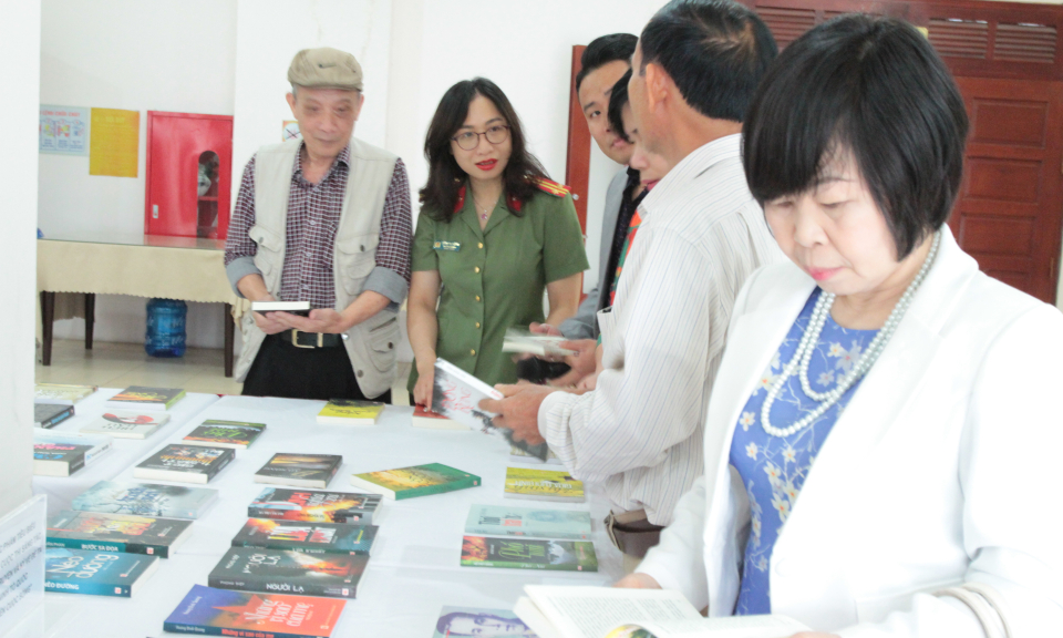 Để viết hay về đề tài người chiến sĩ công an nhân dân