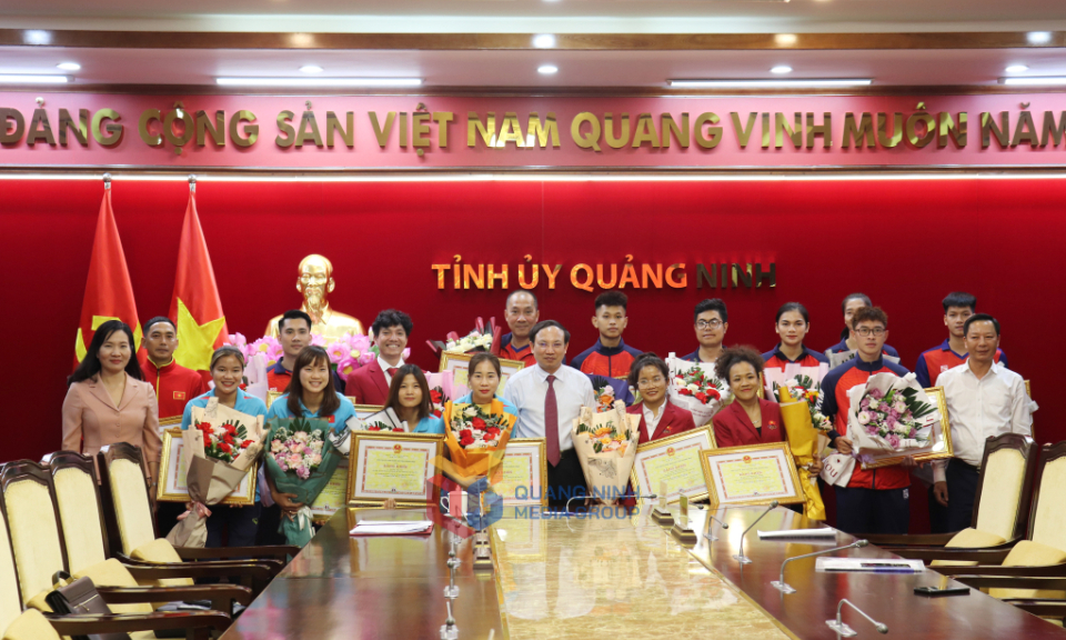 Gặp mặt, tuyên dương HLV, VĐV đạt thành tích tại SEA Games 32