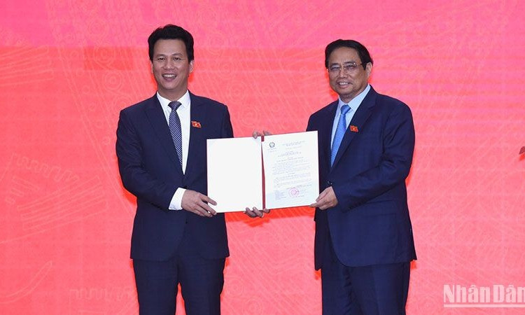 Thủ tướng Phạm Minh Chính trao quyết định bổ nhiệm Bộ trưởng Tài nguyên và Môi trường
