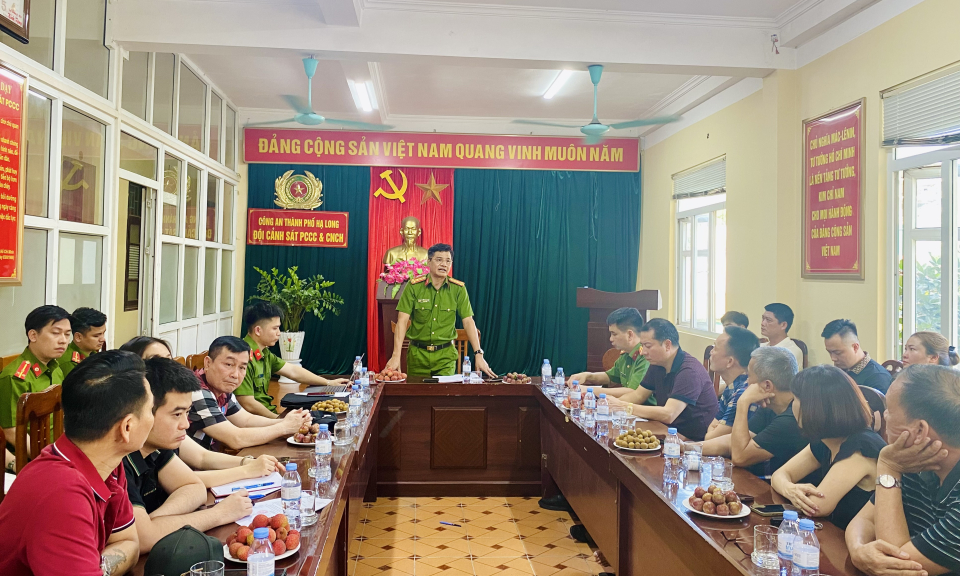 Công an TP Hạ Long: Làm việc với các cơ sở kinh doanh karaoke để tháo gỡ khó khăn về PCCC&CHCN