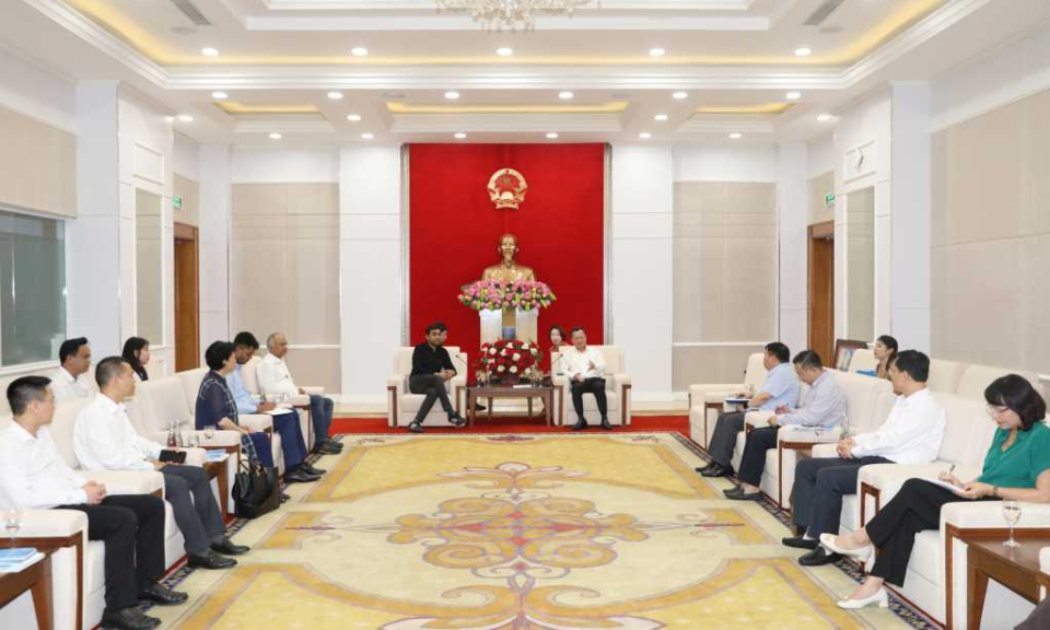 广宁省人委会代理主席会见印度投资商