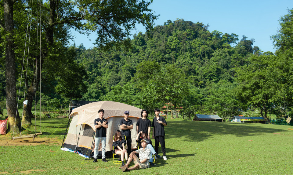 Thảo nguyên mới nổi cách Hà Nội 120km hút khách cắm trại, tránh nóng cuối tuần