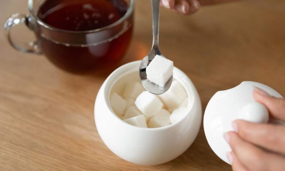 "Thủ phạm" khiến bạn uống nước đầy đủ nhưng cơ thể vẫn mất nước trong mùa hè