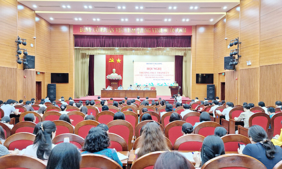 Thường trực Thành ủy Hạ Long làm việc với ngành GD&ĐT thành phố