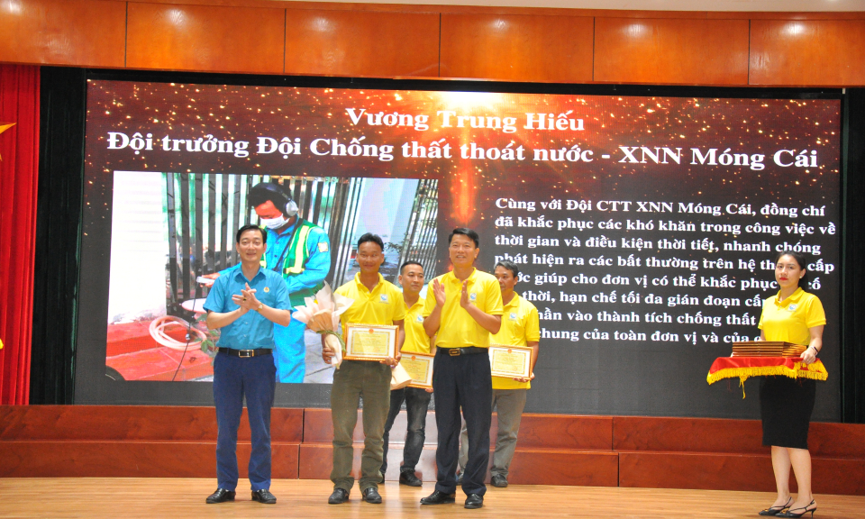 Công ty CP Nước sạch Quảng Ninh đối thoại và tuyên dương người lao động