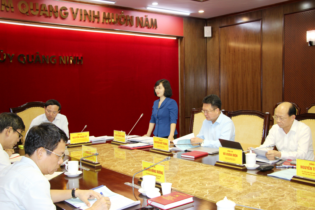 Đồng chí Trịnh Thị Minh Thanh, Phó Bí thư Thường trực Tỉnh ủy, phát biểu tại cuộc họp.