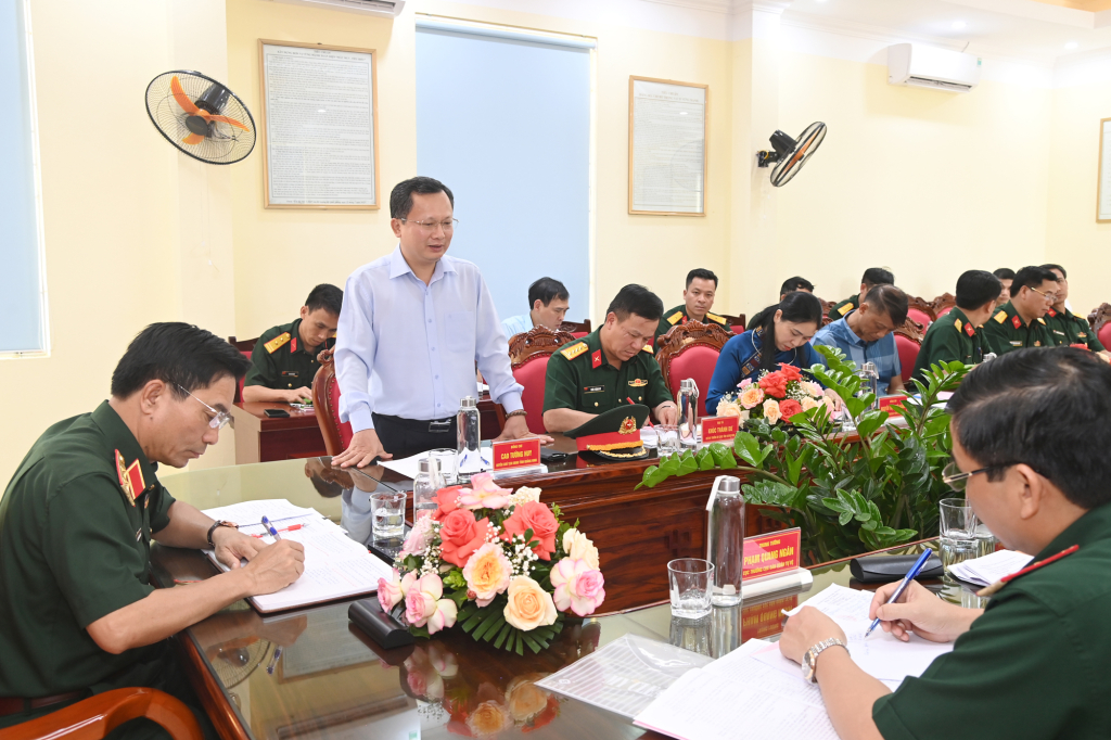 Đồng chí Cao Tường Huy, Quyền Chủ tịch UBND tỉnh Quảng Ninh, phát biểu tại buổi kiểm tra.