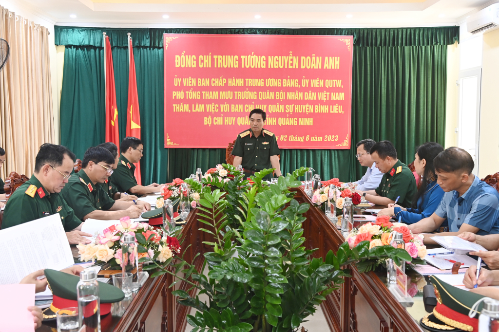 Trung tướng Nguyễn Doãn Anh, Ủy viên Trung ương Đảng, Phó tổng Tham mưu trưởng QĐND Việt Nam, trưởng đoàn kiểm tra.