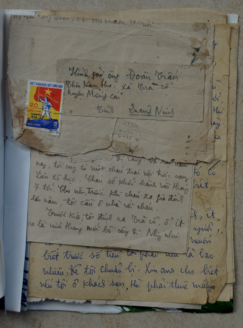 Những lá thư thầy giáo, nhà văn Nguyễn Công Hoan viết cho gia đình học trò cũ Đoàn Chấn hiện vẫn được gia đình lưu giữ.
