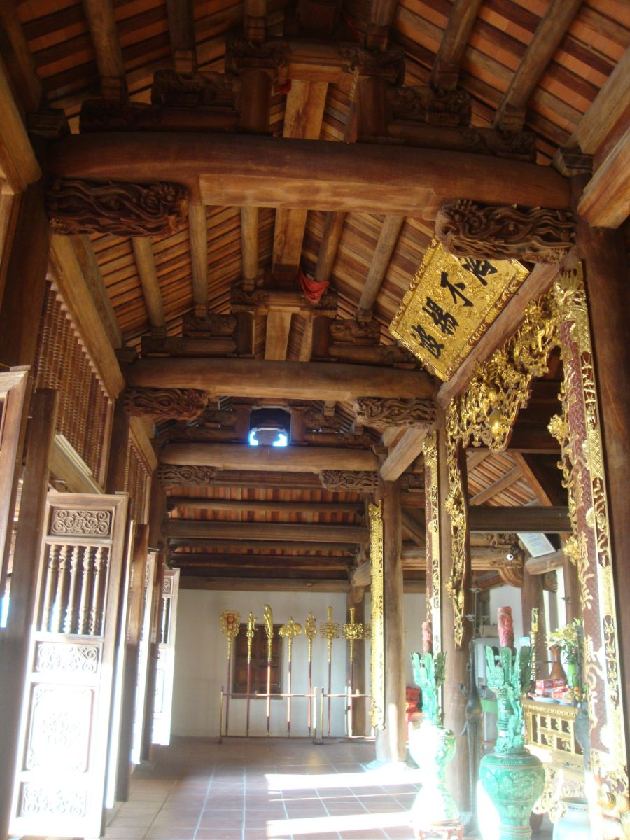 Kết cấu vì kèo bái đường, nghè Trần Khánh Dư.