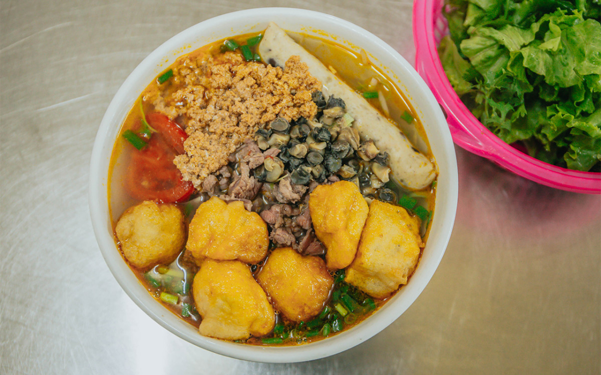 Hanoi’s three generations of bun rieu drawing regular customers