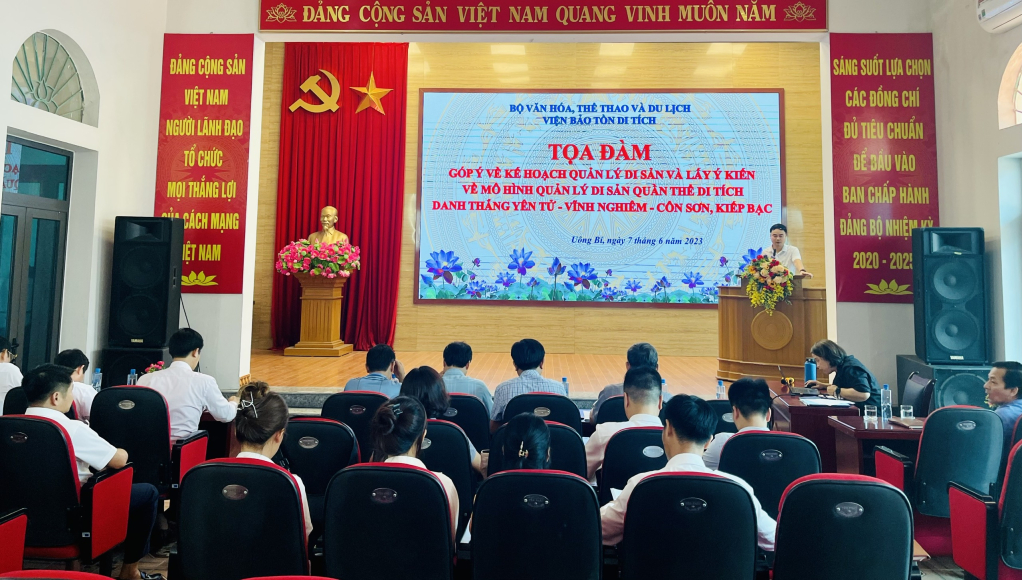  Quang cảnh buổi tọa đàm