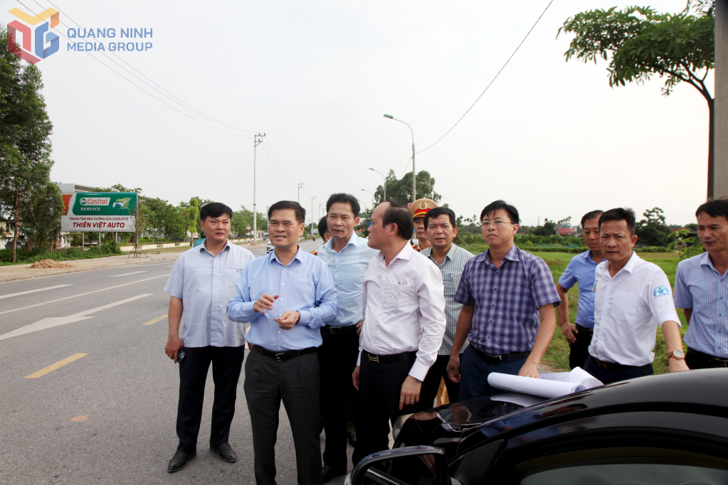 Đồng chí Bùi Văn Khắng, Phó Chủ tịch UBND tỉnh, Phó Trưởng Ban phụ trách Ban An toàn giao thông tỉnh 