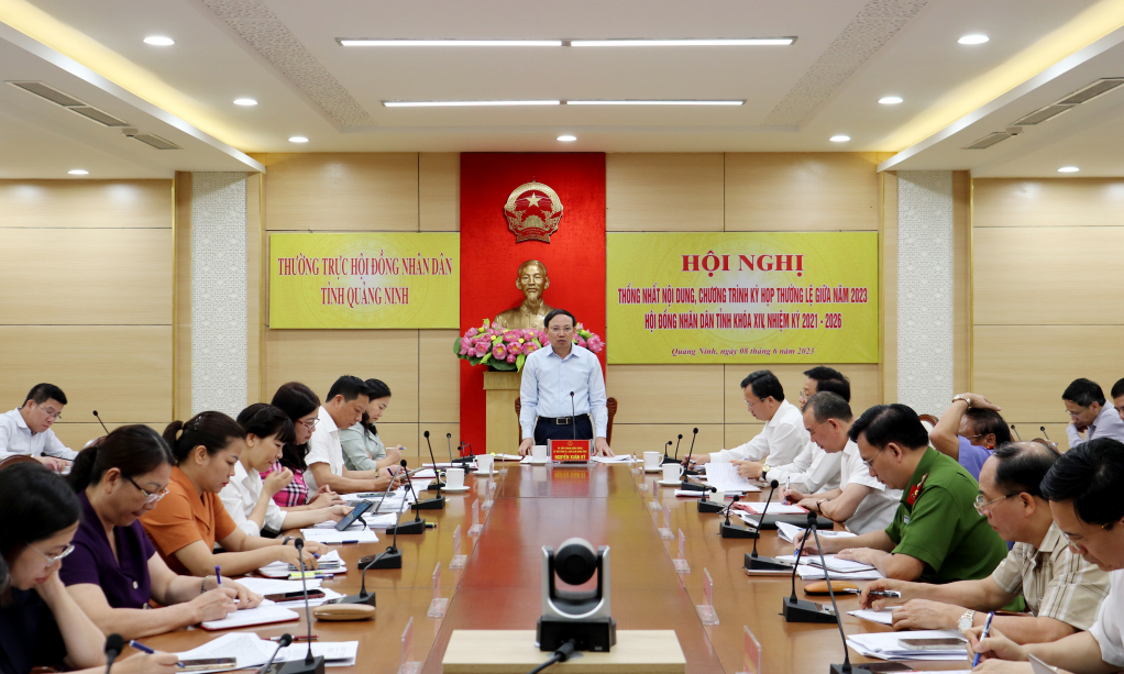 Đồng chí Nguyễn Xuân Ký, Ủy viên Trung ương Đảng, Bí thư Tỉnh ủy, Chủ tịch HĐND tỉnh, kết luận hội nghị.