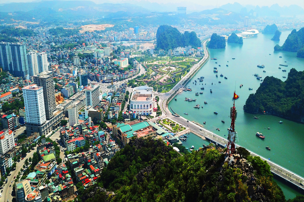 By 2050, Quảng Ninh will become a modern industrial and service province and an urban area of regional and international scale.