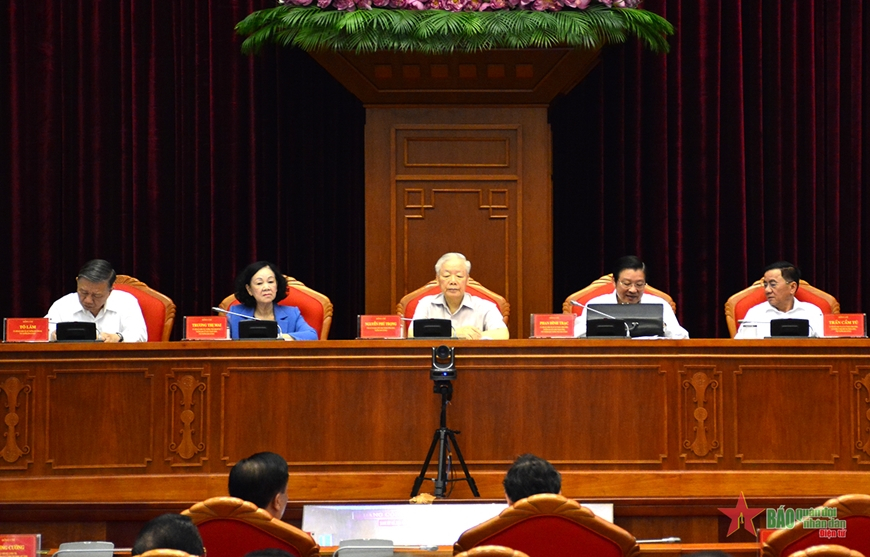 Đồng chí Tổng Bí thư Nguyễn Phú Trọng, Trưởng BCĐ Trung ương về phòng, chống tham nhũng, tiêu cực và các đồng chí Thường trực BCĐ chủ trì hội nghị.