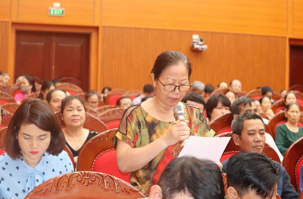 Các cử tri nên kiến nghị tại buổi tiếp xúc.