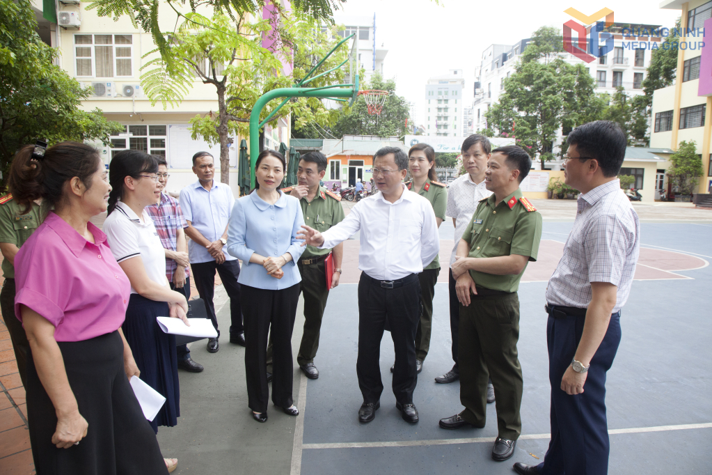 Quyền Chủ tịch UBND tỉnh yêu cầu các địa phương phải đặc biệt quan tâm tới cơ sở vật chất điểm thi