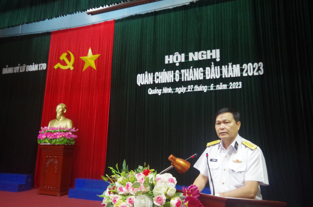 Đại tá Vũ Văn Nam phát biểu chỉ đạo.
