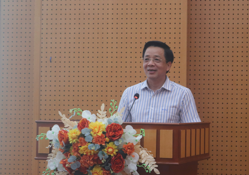 Đồng Nguyễn Văn Hồi - Ủy viên BTV, Trưởng Ban Dân vận Huyện ủy, Chủ tịch UBMTTQ tỉnh phát biểu tại hội nghị