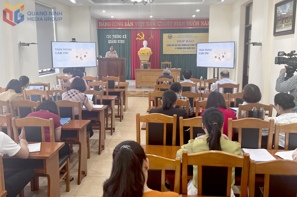 Lãnh đạo Cục Thống kê tỉnh Quảng Ninh công bố các chỉ số kinh tế xã hội tỉnh Quảng Ninh 6 tháng đầu năm
