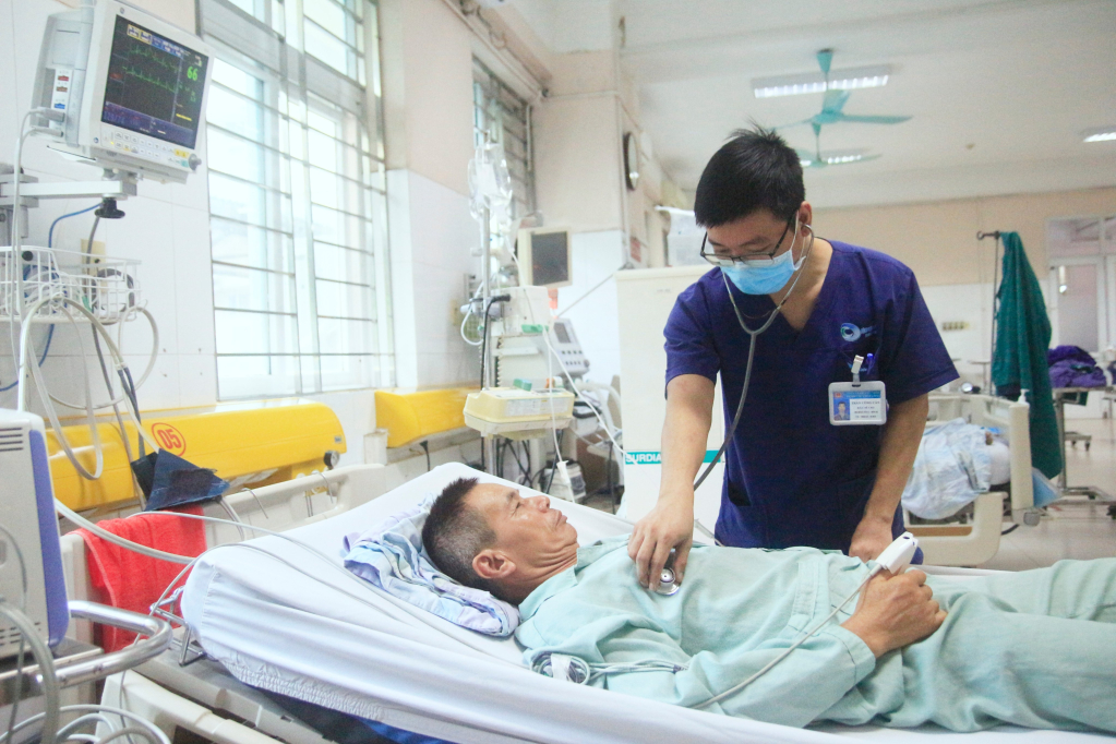 Bệnh nhân ngộ độc củ ấu tàu được cấp cứu kịp thời tại Bệnh viện Bãi Cháy