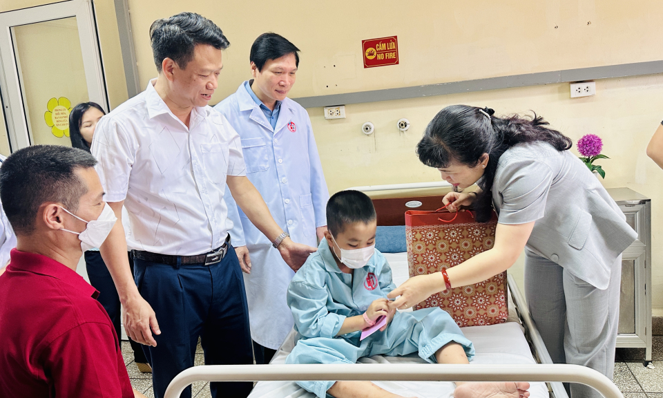 Nhiều hoạt động thăm, tặng quà thiếu nhi dịp 1/6