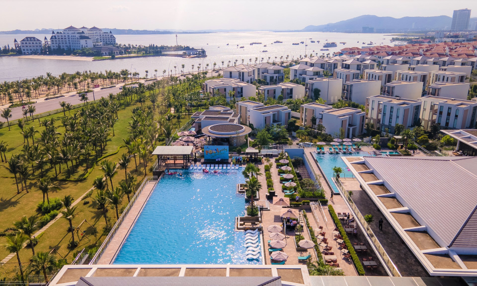 Du lịch giải trí và nghỉ dưỡng cao cấp - Phép cộng hoàn hảo cho du lịch Quảng Ninh hè này