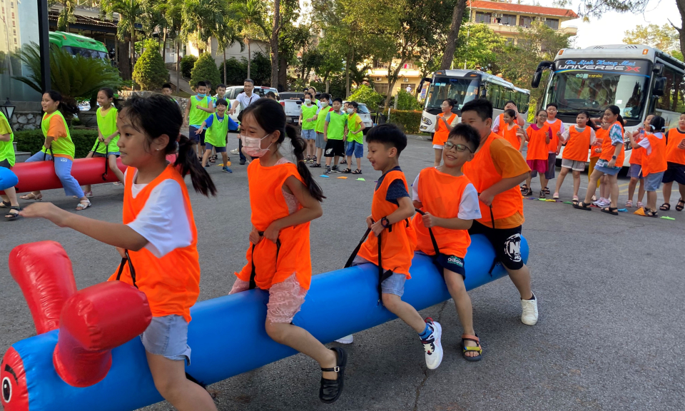 Nhiều hoạt động trải nghiệm mùa hè cho trẻ