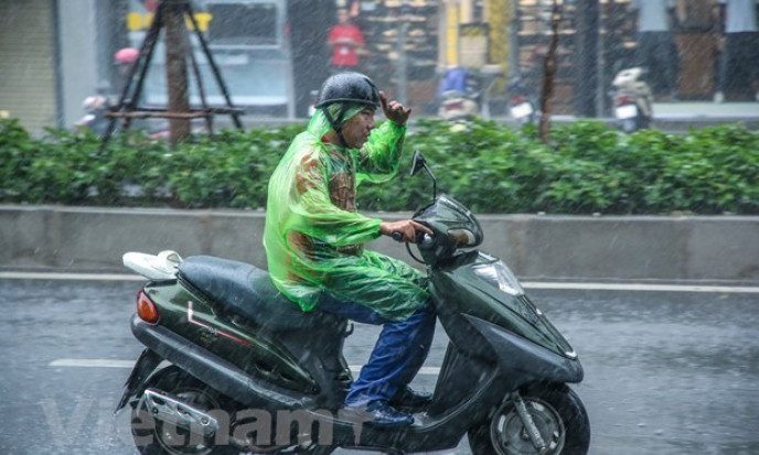 Đông Bắc Bộ ngày có mưa rào, dông vài nơi