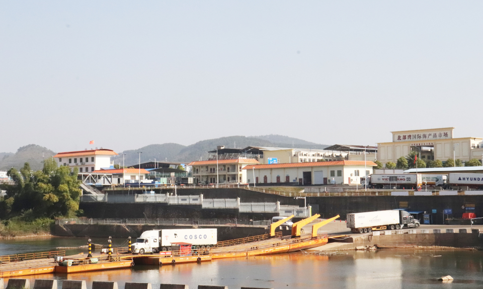 Phát triển kinh tế biên mậu