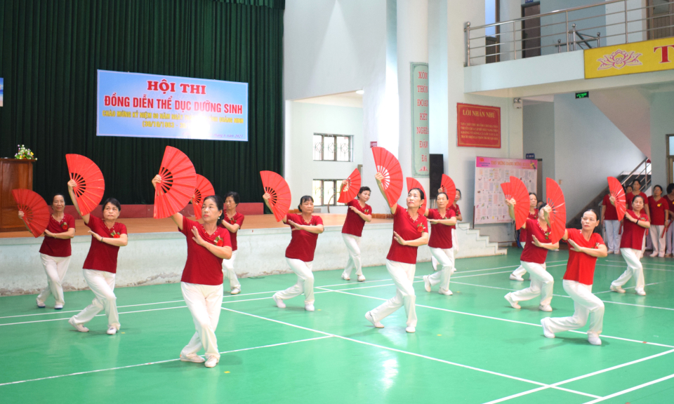 CLB Hưu trí Bái Tử Long tổ chức Hội thi đồng diễn Thể dục dưỡng sinh