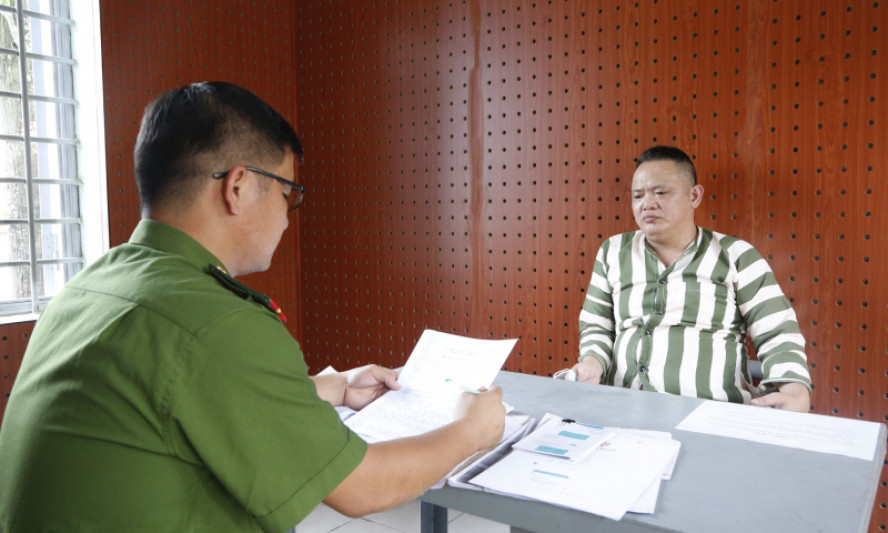 "Nổ" quen biết rộng, nhận gần 300 triệu để "chạy án" rồi…bỏ trốn