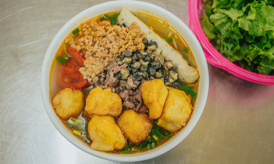 Hanoi’s three generations of bun rieu drawing regular customers