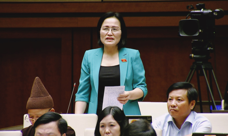 Chất vấn và trả lời chất vấn nhóm vấn đề về khoa học và công nghệ; giao thông vận tải