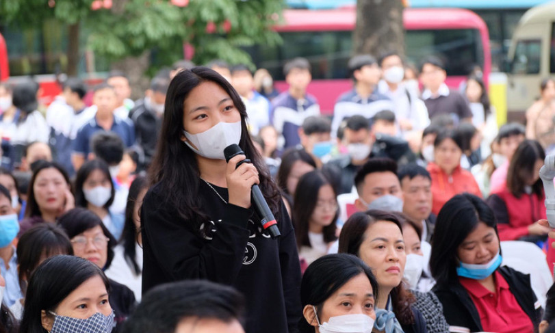 'Té ngửa' với con số 100% sinh viên có việc làm