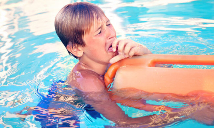 Cẩn trọng với tình trạng "đuối nước khô" khi cho trẻ đi bơi ngày hè