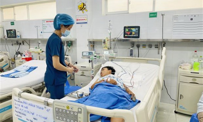 Đồng Nai: Hai mẹ con nhập viện vì ăn nấm mọc trên xác nhộng ve sầu