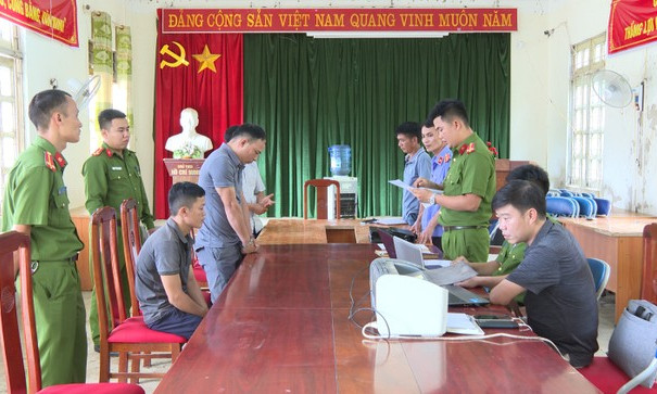 Khởi tố, bắt tạm giam 2 cán bộ xã tham ô tài sản ở Điện Biên