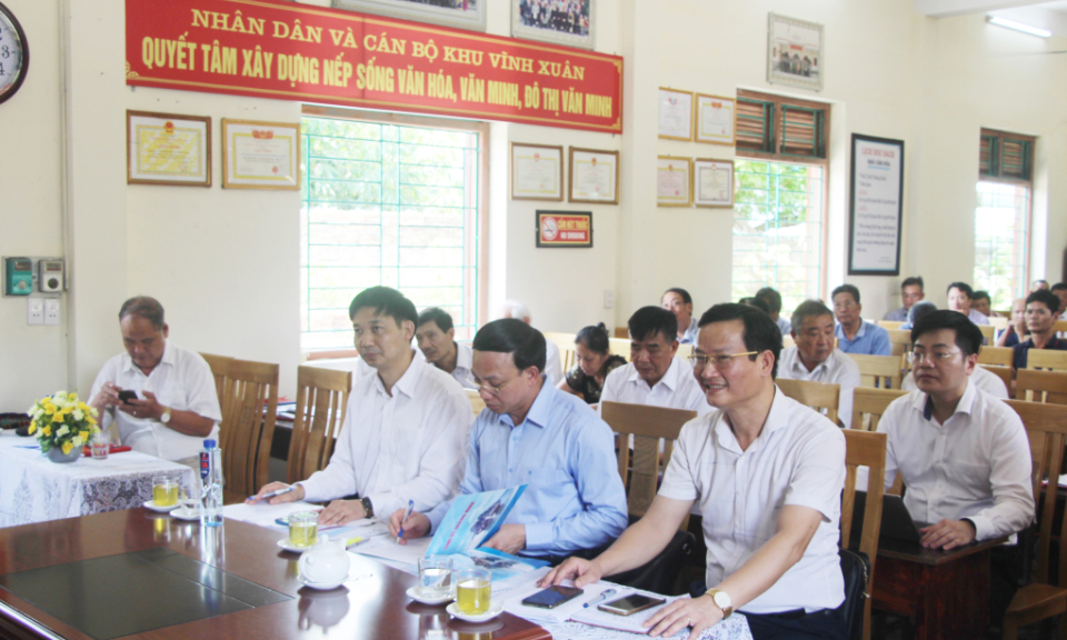 Cấp ủy viên tham gia sinh hoạt chi bộ cơ sở