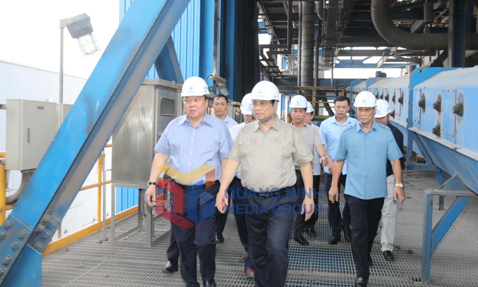 Thủ tướng Chính phủ Phạm Minh Chính kiểm tra tình hình sản xuất, cung ứng điện tại Quảng Ninh, tháng 6-2023