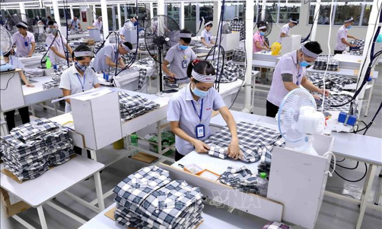 Đề xuất tiền lương làm căn cứ đóng bảo hiểm xã hội bằng 70% thu nhập 