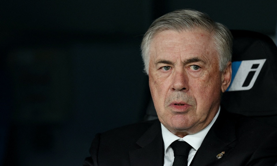 HLV Ancelotti kiện Everton