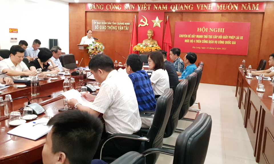  Đẩy mạnh thủ tục cấp đổi GPLX trên Cổng Dịch vụ công quốc gia