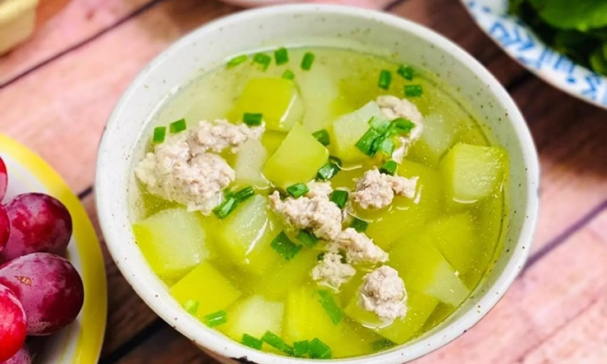 Trời nắng nóng nên ăn gì?