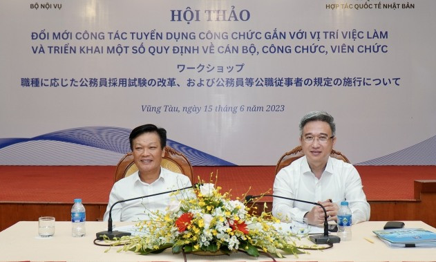 Đề nghị Bộ Nội vụ xây dựng ngân hàng đề thi công chức